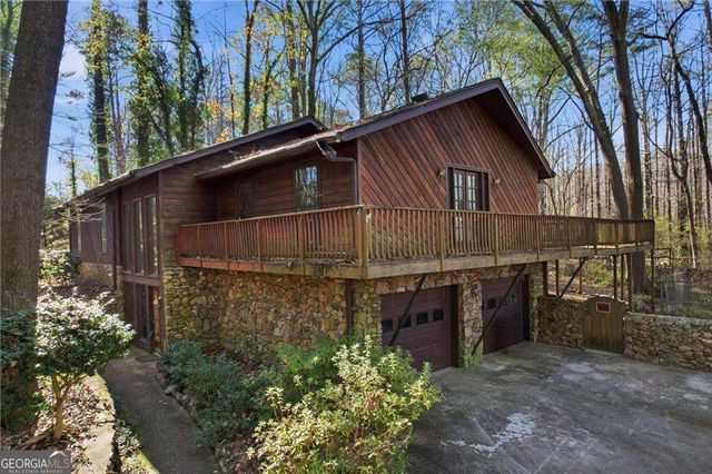 1091 Cole Drive SW, Lilburn, GA 30047