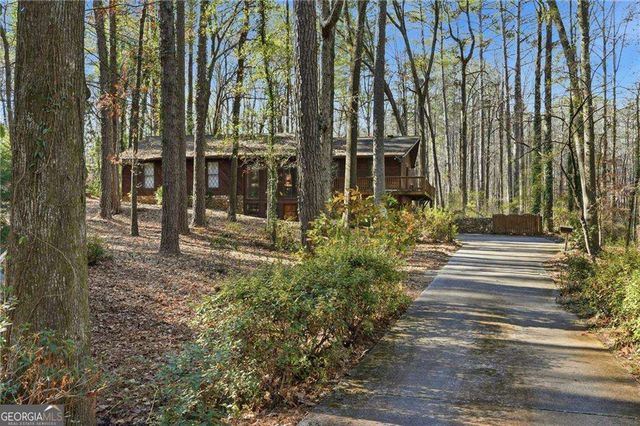 1091 Cole Drive SW, Lilburn, GA 30047