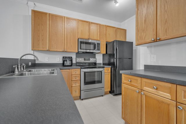 305 Pickering Lane, Charleston, SC 29414