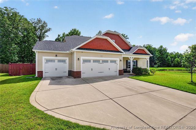 346 Bridgehaven Drive, Raeford, NC 28376