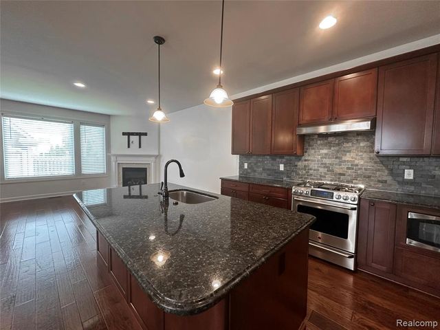 1555 Ruffner Avenue, Birmingham, MI 48009