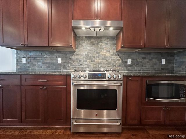 1555 Ruffner Avenue, Birmingham, MI 48009