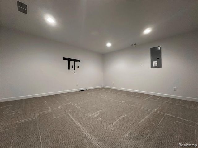 1555 Ruffner Avenue, Birmingham, MI 48009
