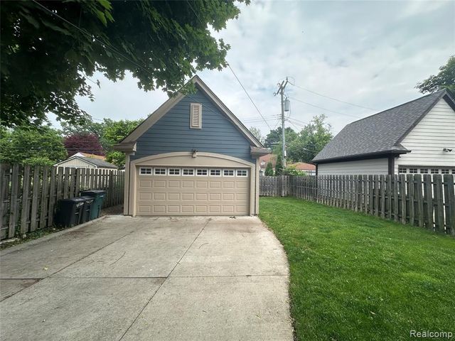 1555 Ruffner Avenue, Birmingham, MI 48009