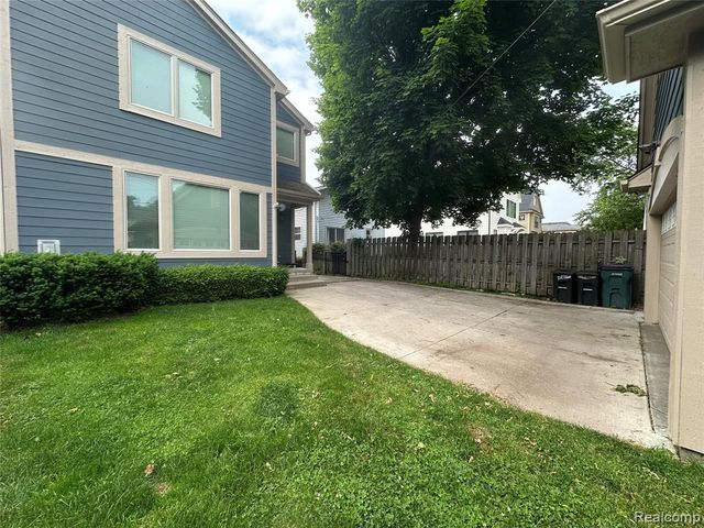 1555 Ruffner Avenue, Birmingham, MI 48009