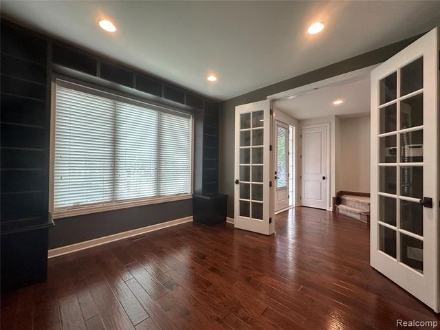 1555 Ruffner Avenue, Birmingham, MI 48009