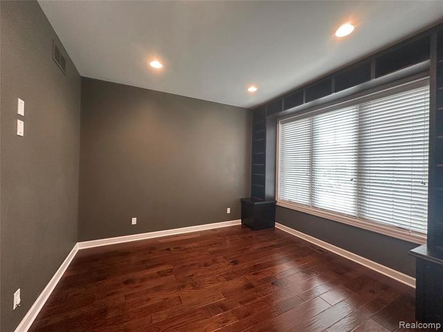 1555 Ruffner Avenue, Birmingham, MI 48009