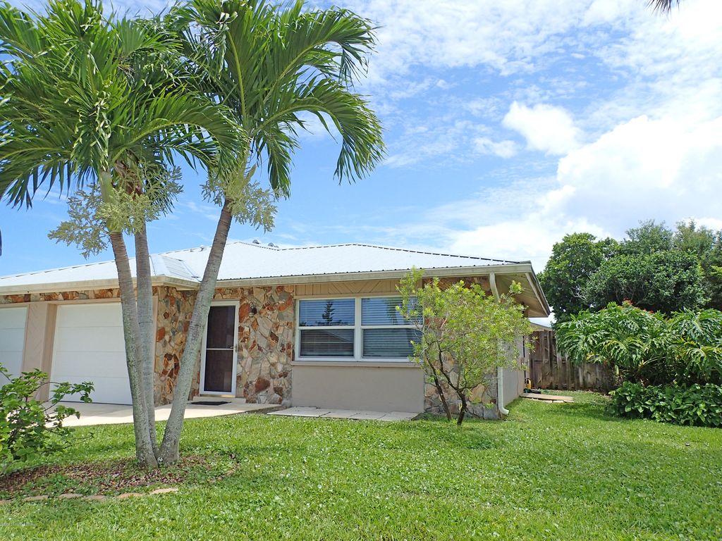 243 Ocean View Lane, Melbourne, FL 32903