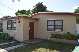 1622 NW 65th St, Miami, FL 33147