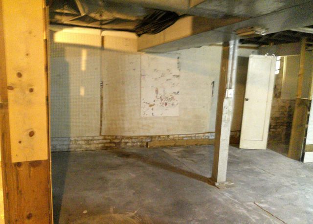 958 W William Street, Decatur, IL 62522