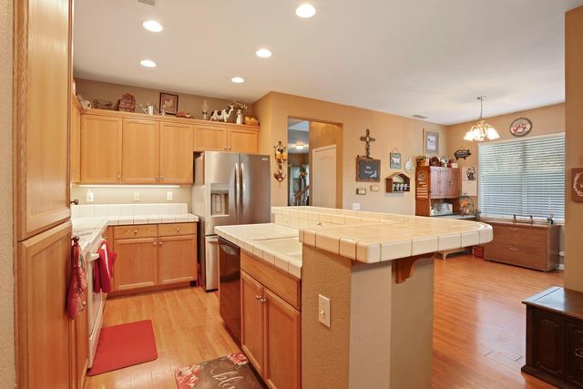 2394 Tea Rose St, Turlock, CA 95382