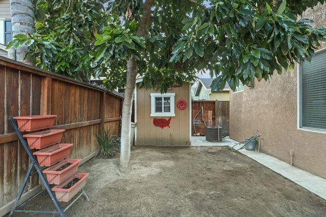 2394 Tea Rose St, Turlock, CA 95382