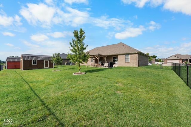 1756 Bell Ford Drive W, Seymour, IN 47274