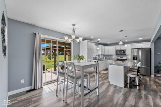 1756 Bell Ford Drive W, Seymour, IN 47274