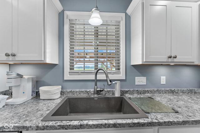1756 Bell Ford Drive W, Seymour, IN 47274