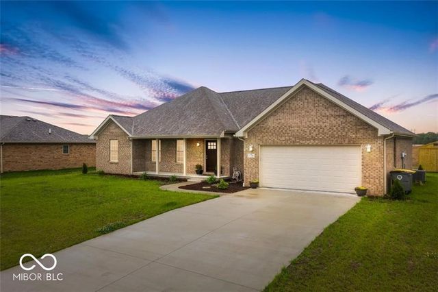 1756 Bell Ford Drive W, Seymour, IN 47274