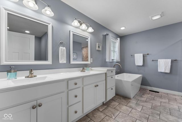1756 Bell Ford Drive W, Seymour, IN 47274