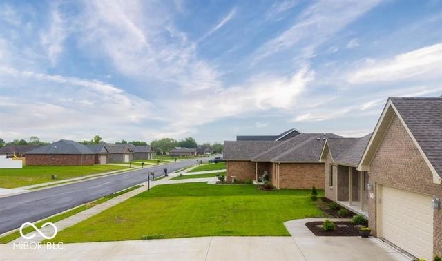 1756 Bell Ford Drive W, Seymour, IN 47274