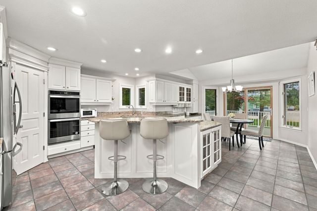 2701 NE Briarwood Court, Ankeny, IA 50021