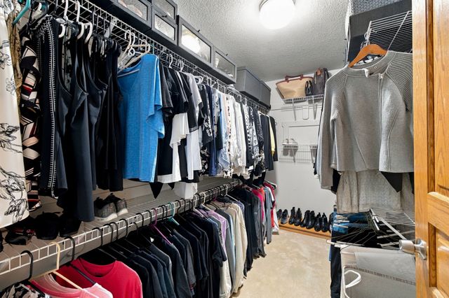 2701 NE Briarwood Court, Ankeny, IA 50021