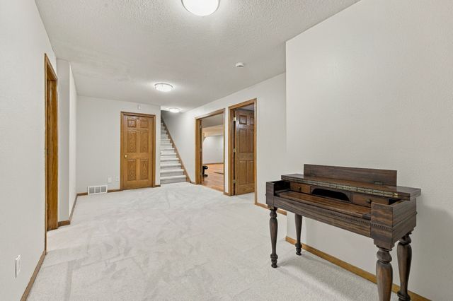 2701 NE Briarwood Court, Ankeny, IA 50021