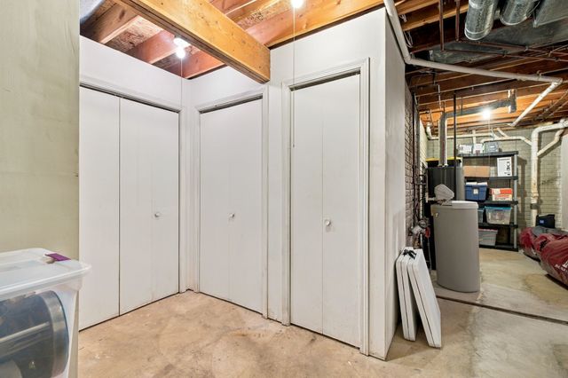 2701 NE Briarwood Court, Ankeny, IA 50021