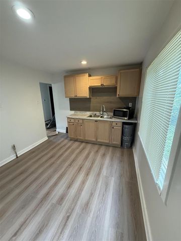 16140 W Chicago Street, Detroit, MI 48228