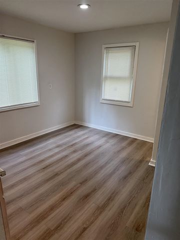 16140 W Chicago Street, Detroit, MI 48228