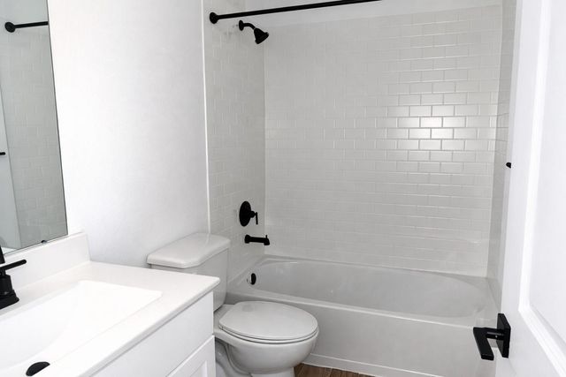 8438 Bay Ridge Circle, Baytown, TX 77523