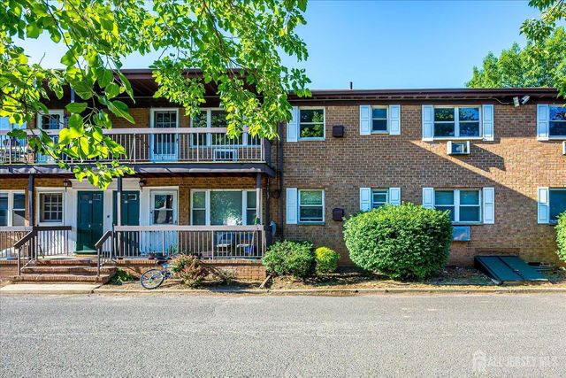 55 Gills Lane 28, Iselin, NJ 07095