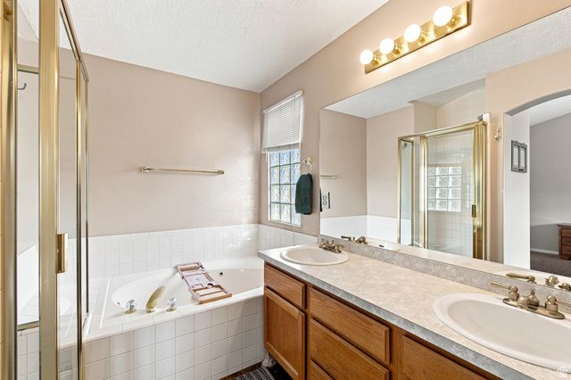 11882 S POND RIDGE DR, Draper, UT 84020