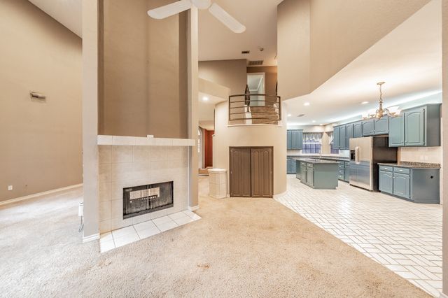 6901 Blake Drive, Arlington, TX 76001