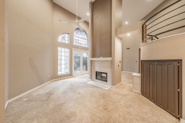 6901 Blake Drive, Arlington, TX 76001