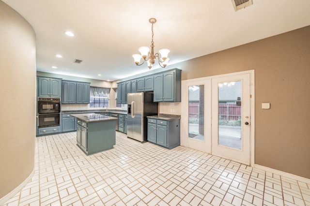 6901 Blake Drive, Arlington, TX 76001