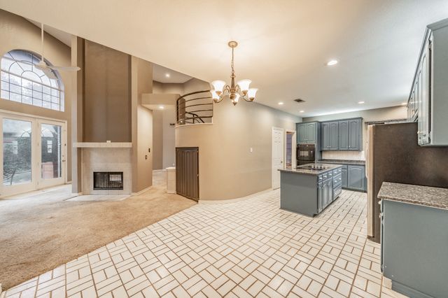 6901 Blake Drive, Arlington, TX 76001