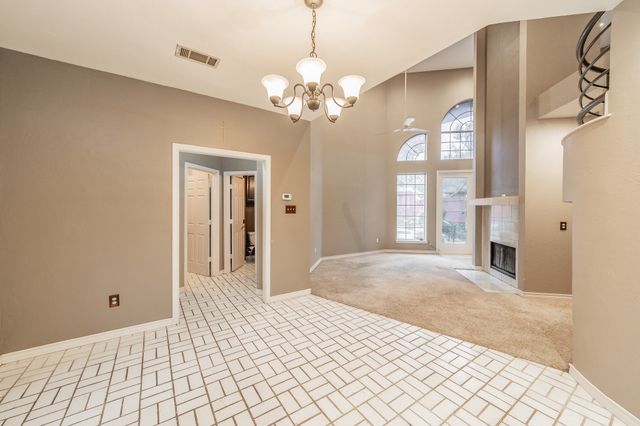 6901 Blake Drive, Arlington, TX 76001