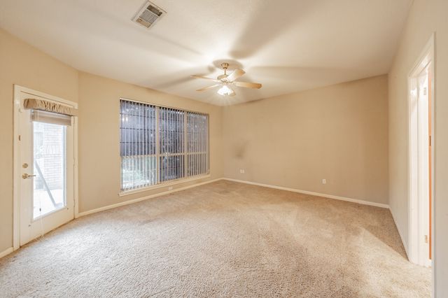 6901 Blake Drive, Arlington, TX 76001