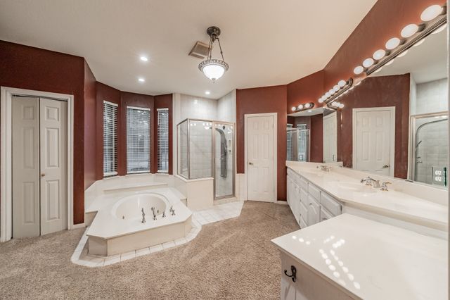 6901 Blake Drive, Arlington, TX 76001