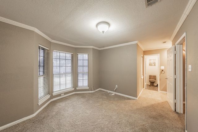 6901 Blake Drive, Arlington, TX 76001