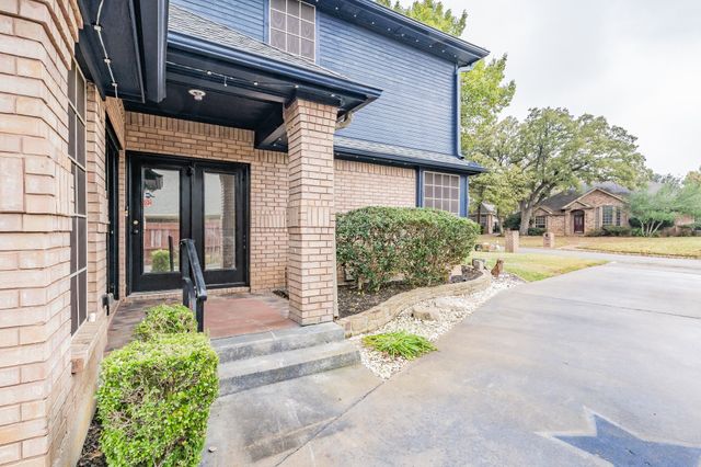 6901 Blake Drive, Arlington, TX 76001