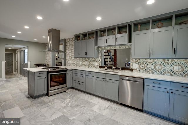 125 UNION MILL RD, Mount Laurel, NJ 08054