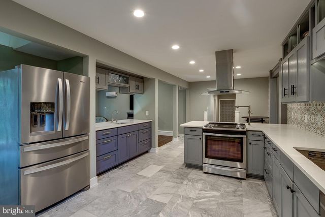 125 UNION MILL RD, Mount Laurel, NJ 08054