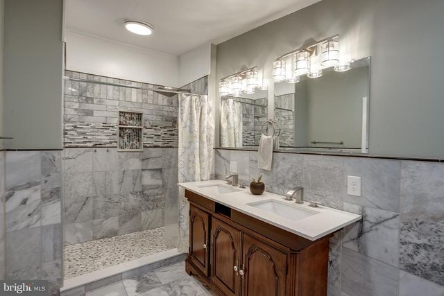125 UNION MILL RD, Mount Laurel, NJ 08054