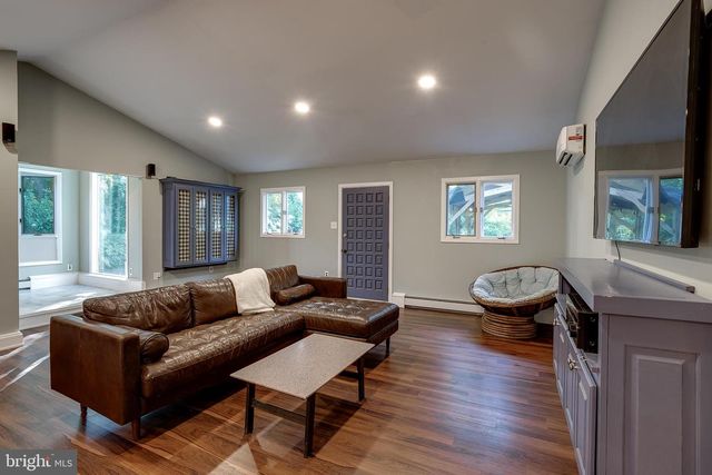 125 UNION MILL RD, Mount Laurel, NJ 08054