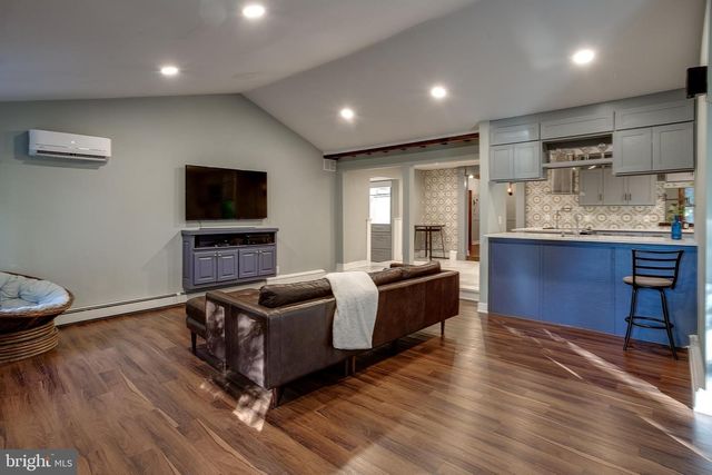 125 UNION MILL RD, Mount Laurel, NJ 08054