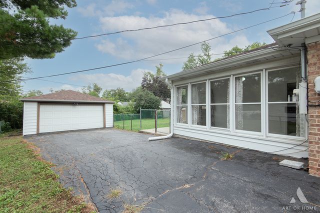 17633 Hillside Avenue, Homewood, IL 60430