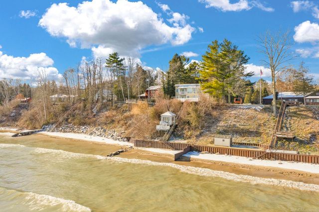 2769 Lakeshore Road, Sanilac Twp, MI 48401