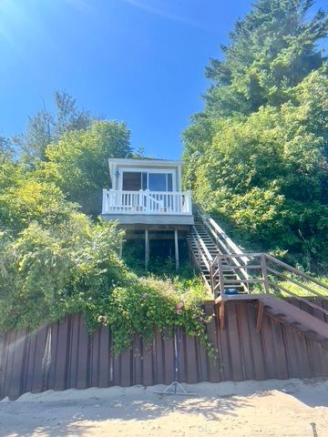 2769 Lakeshore Road, Sanilac Twp, MI 48401