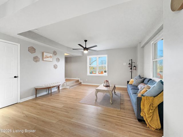 10527 Fairview Ave, Louisville, KY 40299