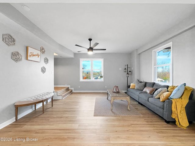 10527 Fairview Ave, Louisville, KY 40299